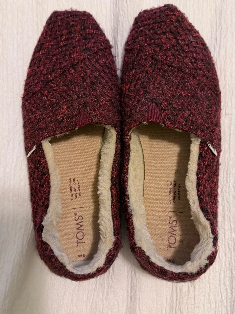 TOMS Women's size 8 Maroon Knit Slip-On with Label